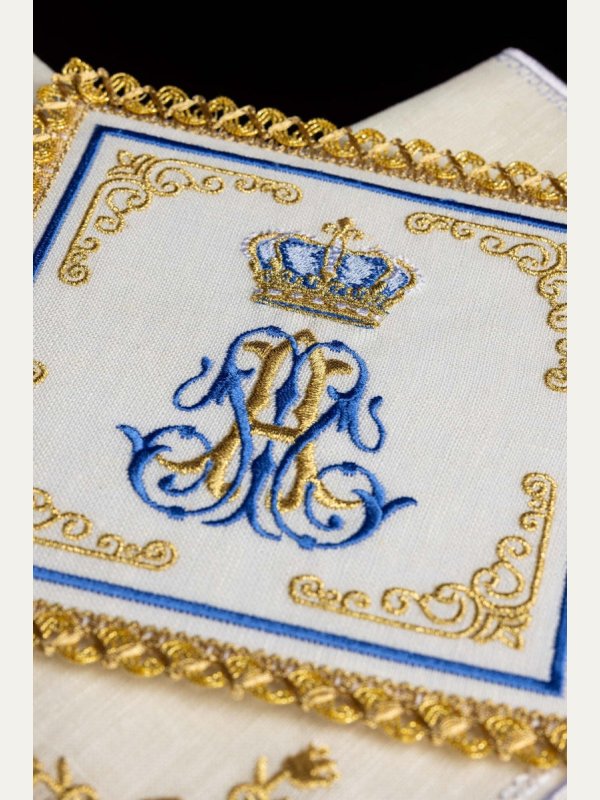 Bielizna kielichowa, lniana, haft Maryjny (106H) 4