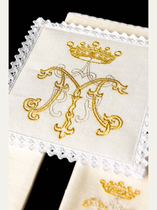 Bielizna kielichowa, lniana, haft Maryjny (123H) 2