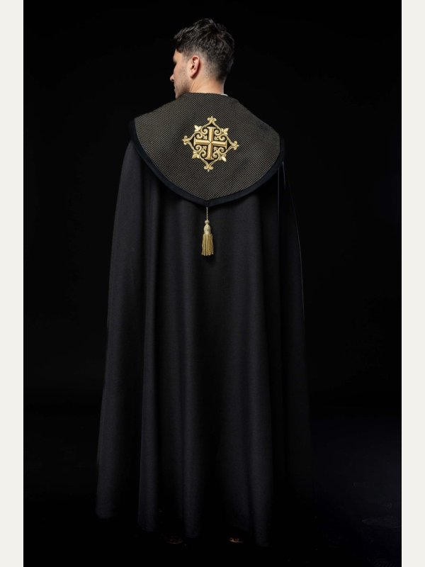 Kapa liturgiczna czarna, haftowana, aksamitny czarny pas (30H) 4