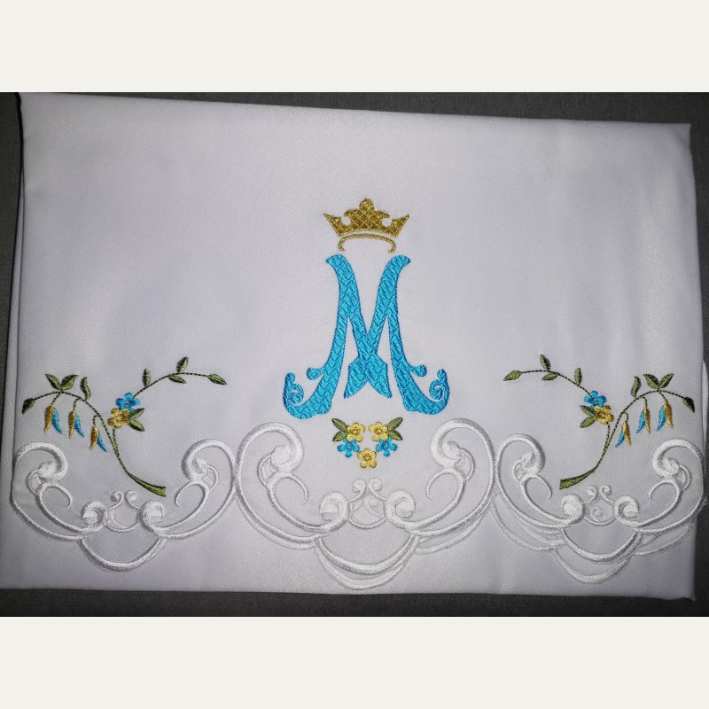 Obrus Maryjny haftowany