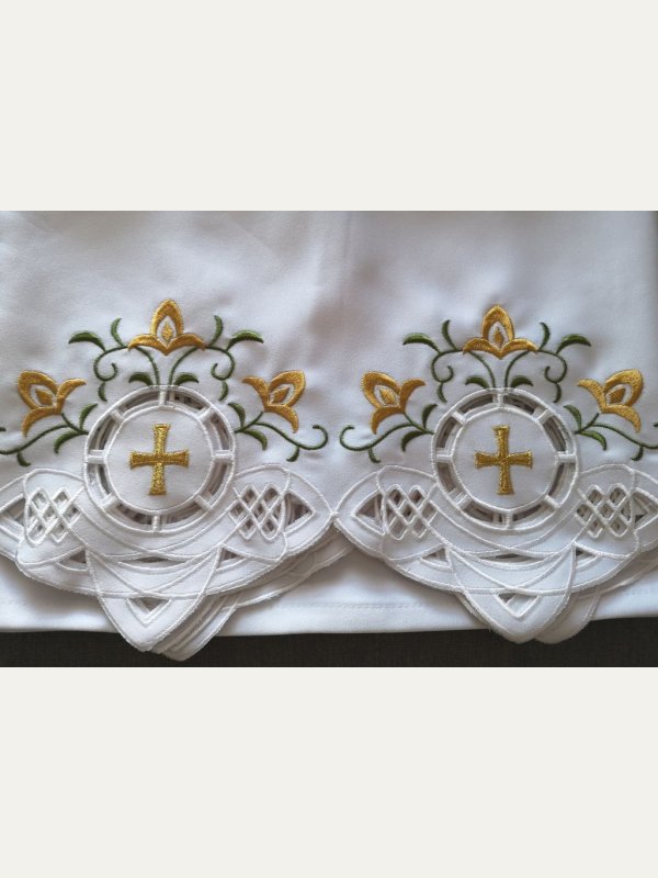 Obrus ołtarzowy haftowany - wzór eucharystyczny