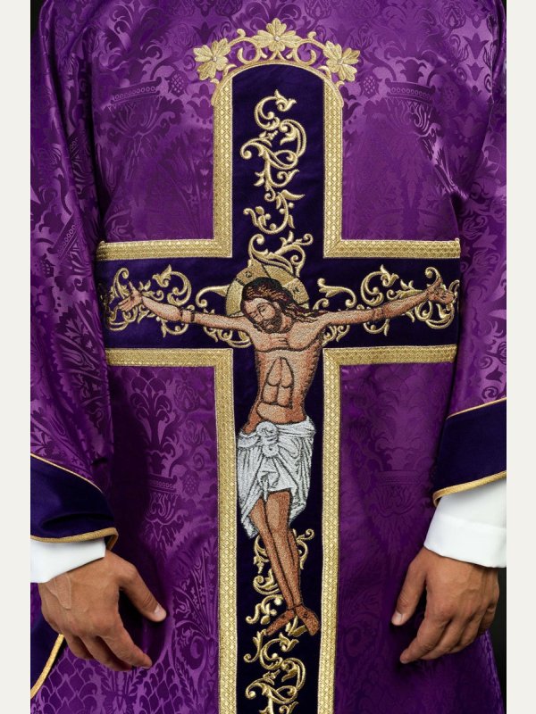 Ornat haftowany Jezus na krzyżu - fiolet 3